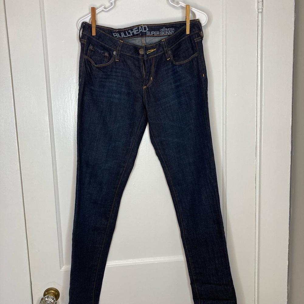 Bullhead dark wash skinny jeans, size 7R (aka women’s size 4)
